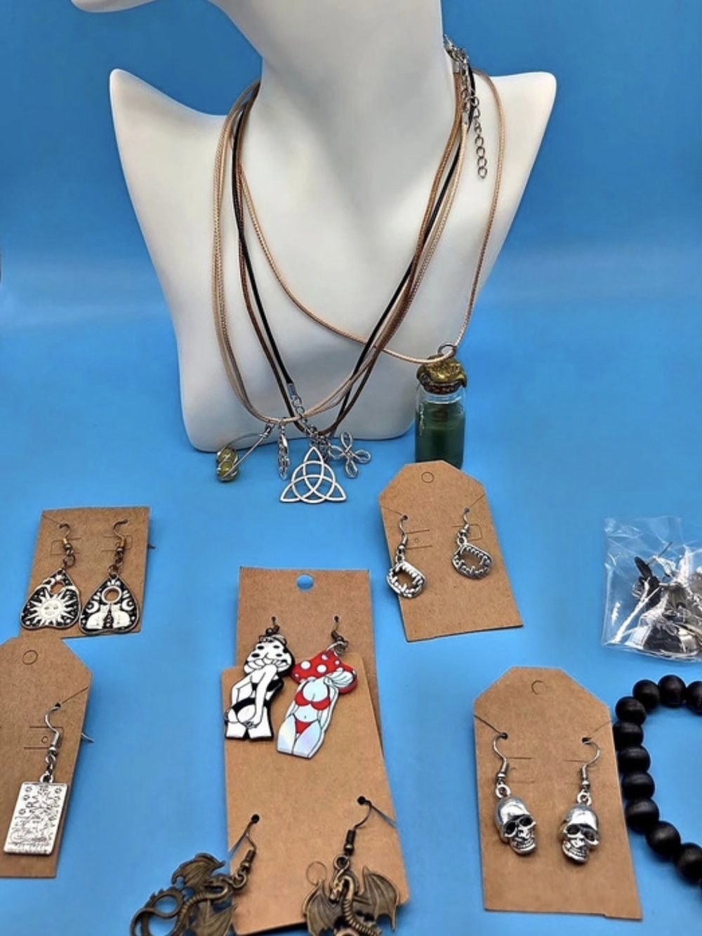 Mixed Jewelry Assortment Black Gold  Lot 3